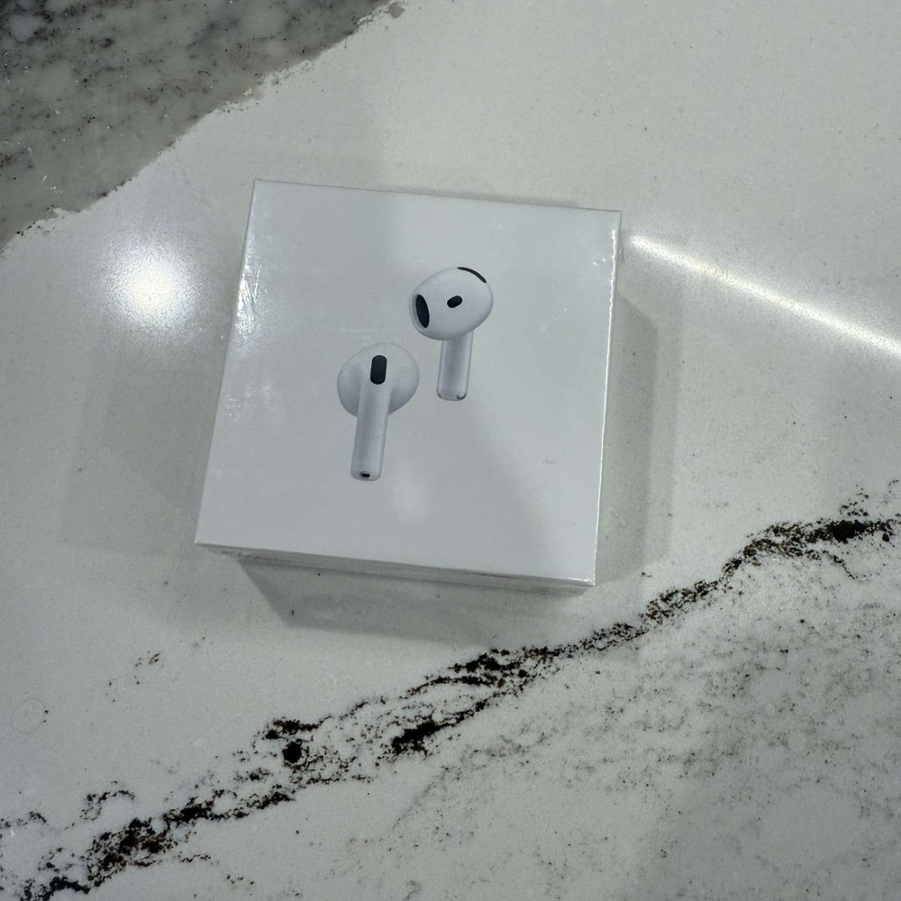 Apple AirPods Wireless Earbuds